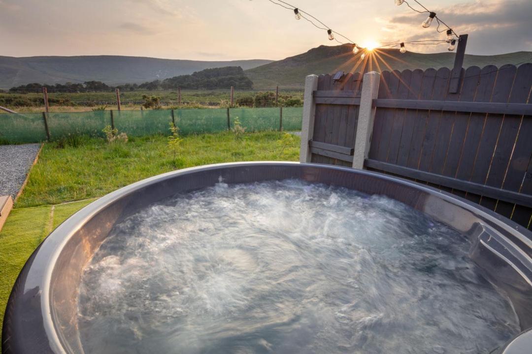 Oakwood Glamping Mourne Mountains Campsite *